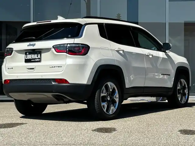 クライスラー・ジープ ジープ コンパス リミテッド 富山県 2019(令1)年 1.7万km パール 純正メモリナビ/フルセグTV/Bluetooth接続/USB接続/AM/FMラジオ/beatsサウンド/バックカメラ/パワーバックドア/アイドリングストップ/プッシュスタート/D/N席シートヒーター/ACC/ETC/車線逸脱防止/横滑り防止