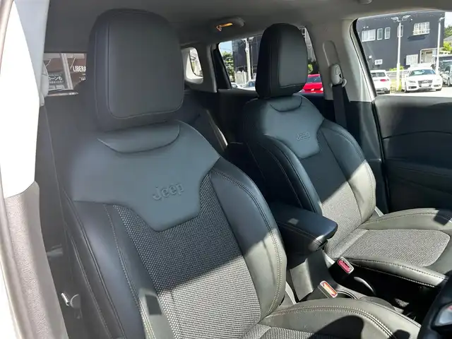 クライスラー・ジープ ジープ コンパス リミテッド 富山県 2019(令1)年 1.7万km パール 純正メモリナビ/フルセグTV/Bluetooth接続/USB接続/AM/FMラジオ/beatsサウンド/バックカメラ/パワーバックドア/アイドリングストップ/プッシュスタート/D/N席シートヒーター/ACC/ETC/車線逸脱防止/横滑り防止
