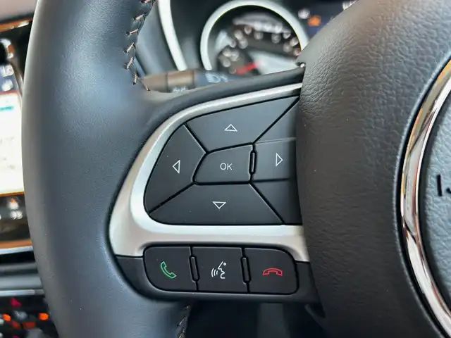 クライスラー・ジープ ジープ コンパス リミテッド 富山県 2019(令1)年 1.7万km パール 純正メモリナビ/フルセグTV/Bluetooth接続/USB接続/AM/FMラジオ/beatsサウンド/バックカメラ/パワーバックドア/アイドリングストップ/プッシュスタート/D/N席シートヒーター/ACC/ETC/車線逸脱防止/横滑り防止