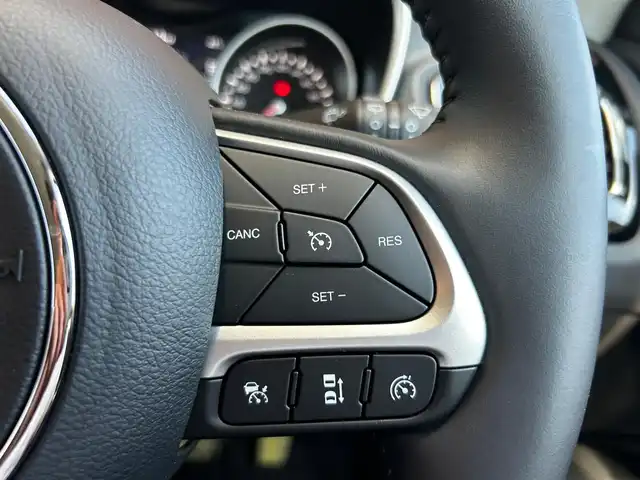 クライスラー・ジープ ジープ コンパス リミテッド 富山県 2019(令1)年 1.7万km パール 純正メモリナビ/フルセグTV/Bluetooth接続/USB接続/AM/FMラジオ/beatsサウンド/バックカメラ/パワーバックドア/アイドリングストップ/プッシュスタート/D/N席シートヒーター/ACC/ETC/車線逸脱防止/横滑り防止