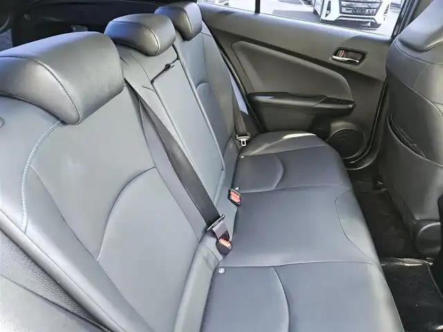 トヨタ プリウス S ツーリングセレクション 香川県 2020(令2)年 7.3万km アティチュードブラックマイカ 〇純正ナビ/〇フルセグTV/〇バックカメラ/〇ビルトインETC/〇ドライブレコーダー/〇レーダークルーズコントロール/○トヨタセーフティーセンス/〇オートマチックハイビーム/〇SRSエアバッグ/○LEDヘッドランプ/○オートライト/〇合皮巻きステアリングホイール/〇ブラック合皮シート/快適温熱シート/〇TRDエアロ/○スマートエントリー/スタートシステム/○禁煙車