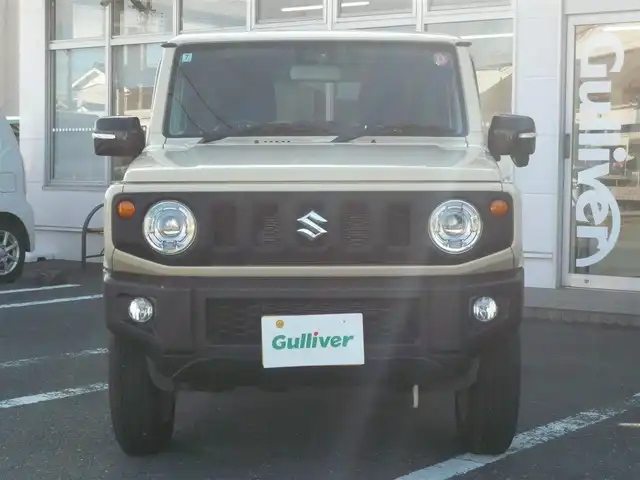 スズキ ジムニー XC 静岡県 2022(令4)年 1万km シフォンアイボリーM 禁煙車/車検R9.7.28/タイヤ8mm バッテリーR7年7月交換/純正SDナビ：CN-RZ876/(CD/DVD/USB/SD/BT/フルセグTV/)/セーフティ/・デュアルセンサーブレーキサポート/・誤発進抑制機能/・車線逸脱警報機能/・ふらつき警報機能/・先行車発進お知らせ機能/・標識認識機能　・はみ出し禁止　・最高速度/・車両進入機能　/・ハイビームアシスト/前方ドライブレコーダー/ビルトインETC/プッシュスタート　スマートキー/前席シートヒーター/純正フロアマット（ジュータン・ラバー）/革巻きステアリング/LEDヘッドライト/スペアキー　/保証書　取扱説明書