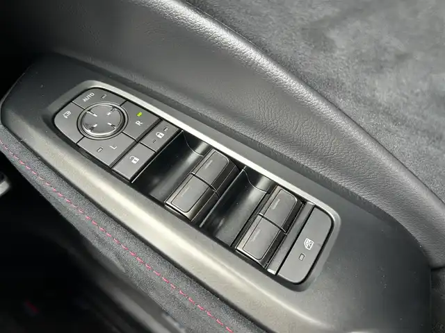 レクサス ＬＢＸ モリゾウ RR 宮城県 2025(令7)年 0.1万km 白Ⅱ 6速MT/セーフティシステムプラス/・プリクラッシュセーフティ/・レーンディパーチャーアラート/・レーントレーシングアシスト/・レーダークルーズコントロール/・アダプティブハイビームシステム/・ロードサインアシスト/・発進遅れ告知機能/リアクロストラフィックアラート/クリアランスソナー/バックソナー/安心降車アシスト/ブラインドスポットモニター/カラーヘッドアップディスプレイ/床下透過表示機能付パノラミックビューモニター/9.8インチディスプレイオーディオ/・ナビ機能付/・地デジTV/・AppleCarPlay/AndroidAuto/ビルトインETC2.0/ワイヤレス充電器/電動リアゲート/本革シート/パワーシート（運転席メモリー機能付）/シートヒーター/ステアリングヒーター/革巻きステアリング/ステアリングスイッチ/LEDヘッドランプ/フォグランプ/オートライト/スマートキー＆プッシュスタート/電動格納ミラー/純正19インチAW/レッドブレーキキャリパー/フロアマット/W/サイド/カーテンエアバッグ