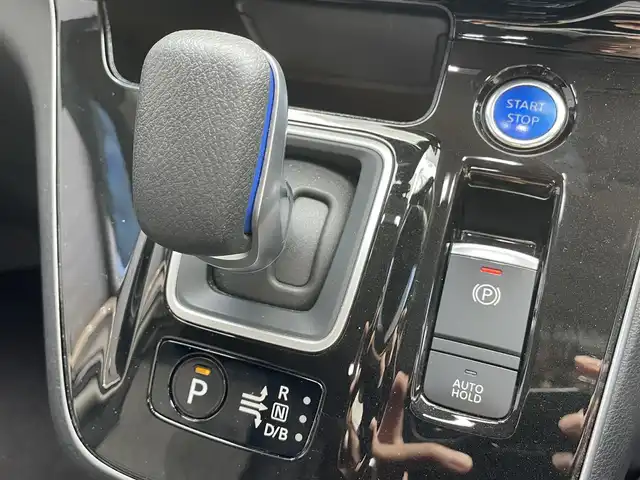 日産 セレナ e－パワー ハイウェイスター V 滋賀県 2021(令3)年 4.5万km ダイヤモンドブラック 純正10インチナビ/・フルセグTV/・Bluetooth/・CD/DVD/全方位ナビ/デジタルインナーミラー/ブラインドスポットモニター/プロパイロット/電子パーキングブレーキ/オートブレーキホールド/両側パワースライドドア/ビルトインETC/スマートキー/前後ソナー/ステアリングリモコン