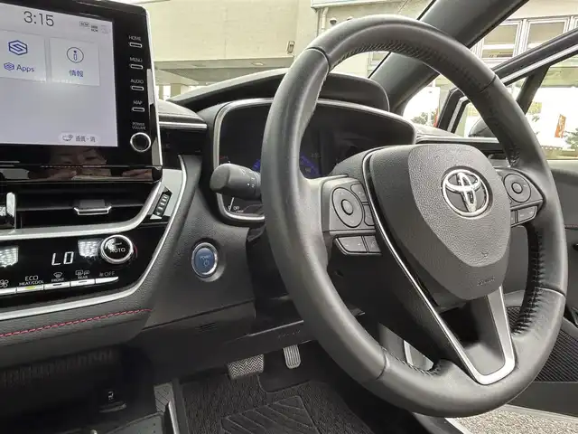 トヨタ カローラ スポーツ ハイブリッドG Z 三重県 2022(令4)年 2.8万km アティチュードブラックマイカ/プラチナホワイトパールマイカ 登録時27507km/ワンオーナー/純正ディスプレイオーディオ/（ＡＭ／ＦＭ/Ｂｌｕｅｔｏｏｔｈ／フルセグＴＶ）/ドライブレコーダー/ビルトインＥＴＣ２．０/バックカメラ/シートヒーター/ＢｒａｋｅＨｏｌｄ機能/クルーズコントロール/禁煙車/レーンキープアシスト/AUTOライト(LED)/フォグランプ(LED)/DUAL AAC/純正フロアマット/純正アルミ/ニー、カーテン、シートクッションエアバッグ/横滑り防止装置/プッシュスタート/電動パーキングブレーキ/ALL PW/電格ミラー