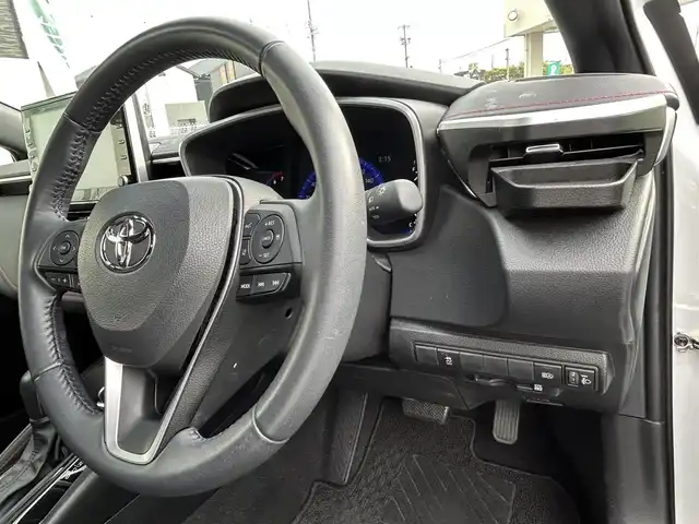トヨタ カローラ スポーツ ハイブリッドG Z 三重県 2022(令4)年 2.8万km アティチュードブラックマイカ/プラチナホワイトパールマイカ 登録時27507km/ワンオーナー/純正ディスプレイオーディオ/（ＡＭ／ＦＭ/Ｂｌｕｅｔｏｏｔｈ／フルセグＴＶ）/ドライブレコーダー/ビルトインＥＴＣ２．０/バックカメラ/シートヒーター/ＢｒａｋｅＨｏｌｄ機能/クルーズコントロール/禁煙車/レーンキープアシスト/AUTOライト(LED)/フォグランプ(LED)/DUAL AAC/純正フロアマット/純正アルミ/ニー、カーテン、シートクッションエアバッグ/横滑り防止装置/プッシュスタート/電動パーキングブレーキ/ALL PW/電格ミラー