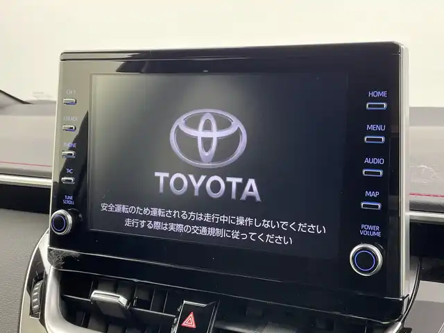 トヨタ カローラ スポーツ ハイブリッドG Z 新潟県 2022(令4)年 2.8万km アティチュードブラックマイカ/プラチナホワイトパールマイカ 登録時27/560km/ワンオーナー/純正ディスプレイオーディオ/　フルセグTV/Bluetooth/AM/FM/プリクラッシュセーフティ/レーントレーシングアシスト/レーンキープアシスト/パーキングサポートブレーキ/ロードサインアシスト/レーダークルーズコントロール/ドライブレコーダー/ビルトインETC2.0/バックモニター/前席シートヒーター/BrakeHold機能/LEDオートライト/オートマチックハイビーム/純正フロアマット/純正アルミホイール/横滑り防止装置/プッシュスタート/電動パーキングブレーキ
