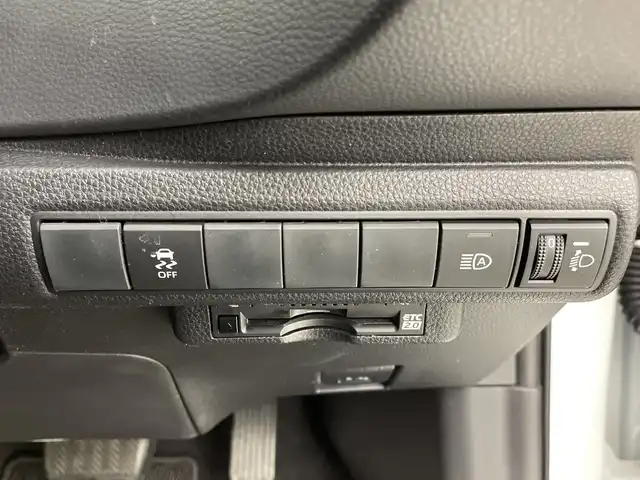 トヨタ カローラ スポーツ ハイブリッドG Z 新潟県 2022(令4)年 2.8万km アティチュードブラックマイカ/プラチナホワイトパールマイカ 登録時27/560km/ワンオーナー/純正ディスプレイオーディオ/　フルセグTV/Bluetooth/AM/FM/プリクラッシュセーフティ/レーントレーシングアシスト/レーンキープアシスト/パーキングサポートブレーキ/ロードサインアシスト/レーダークルーズコントロール/ドライブレコーダー/ビルトインETC2.0/バックモニター/前席シートヒーター/BrakeHold機能/LEDオートライト/オートマチックハイビーム/純正フロアマット/純正アルミホイール/横滑り防止装置/プッシュスタート/電動パーキングブレーキ