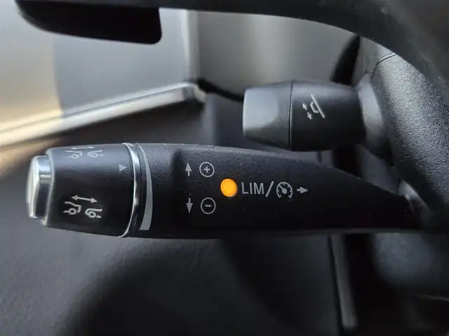 メルセデス・ベンツ Ｅ３００ アバンギャルド 鹿児島県 2015(平27)年 3.9万km イリジウムシルバー ディストロニックプラス　/全席シートヒーター　/D+N席パワーシート/ＥＴＣ　/パドルシフト　/ＭＴモード付きＡＴ　/純正ＨＤＤナビ　/Ｂｌｕｅｔｏｏｔｈオーディオ　/フルセグテレビ　/レザーシート　/純正アルミホイール（１７インチ）/プッシュスタート/スマートキー/前後コーナーセンサー/カーテンエアバッグ/エアバッグ(W+サイド)