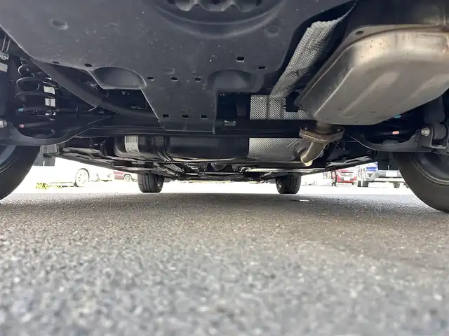 マツダ マツダ２ 15S ブラックトーンED 宮城県 2023(令5)年 1.3万km ポリメタルグレーM ALHパッケージ/・アダプティブLEDライト/・ヘッドランプ内シグネチャーLEDランプ/CD/DVDプレーヤー＋地デジTV/360度ビューモニター＋フロントパーキングセンサー/＝＝＝/車間認知支援システム/前進時アドバンスト・スマート・シティ・ブレーキ・サポート/後退時スマートシティブレーキサポート/スマートブレーキサポート/AT誤発進抑制制御/マツダ・レーダー・クルーズ・コントロール/レーンキープアシストシステム（LAS）/車線逸脱警報システム/ブラインド・スポット・モニタリング（BSM）/リアクロストラフィックアラート/標識認識システム/パーキングセンサー（リア）/マツダコネクトナビ/(フルセグTV/CD/DVD/SD/BT/USB/AUX)/ETC/オートエアコン/MTモード付AT/革巻きステアリング/ステアリングスイッチ/パドルシフト/ヘッドアップディスプレイ/オートライト/アイドリングストップ/プッシュスタート＆スマートキー/ウインカー付き電動格納ミラー/フロアマット/ドアバイザー/純正16インチAW