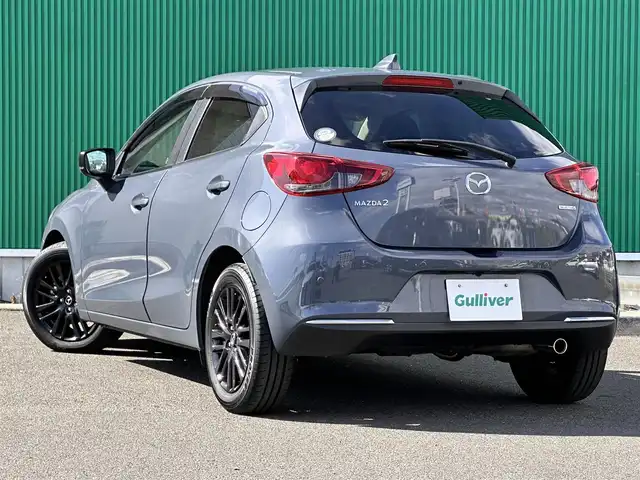 マツダ マツダ２ 15S ブラックトーンED 宮城県 2023(令5)年 1.3万km ポリメタルグレーM ALHパッケージ/・アダプティブLEDライト/・ヘッドランプ内シグネチャーLEDランプ/CD/DVDプレーヤー＋地デジTV/360度ビューモニター＋フロントパーキングセンサー/＝＝＝/車間認知支援システム/前進時アドバンスト・スマート・シティ・ブレーキ・サポート/後退時スマートシティブレーキサポート/スマートブレーキサポート/AT誤発進抑制制御/マツダ・レーダー・クルーズ・コントロール/レーンキープアシストシステム（LAS）/車線逸脱警報システム/ブラインド・スポット・モニタリング（BSM）/リアクロストラフィックアラート/標識認識システム/パーキングセンサー（リア）/マツダコネクトナビ/(フルセグTV/CD/DVD/SD/BT/USB/AUX)/ETC/オートエアコン/MTモード付AT/革巻きステアリング/ステアリングスイッチ/パドルシフト/ヘッドアップディスプレイ/オートライト/アイドリングストップ/プッシュスタート＆スマートキー/ウインカー付き電動格納ミラー/フロアマット/ドアバイザー/純正16インチAW