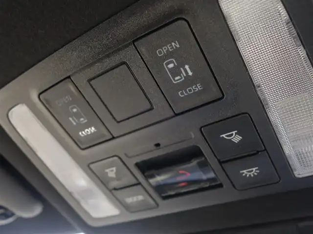 トヨタ ヴォクシー ハイブリッド S－Z 山形県 2024(令6)年 0.5万km ホワイトパールクリスタルシャイン トヨタセーフティセンス/純正フリップダウンモニター (V13T-R72R)/純正ディスプレイオーディオ/　　【BT USB AM/FM Miracast】/バックカメラ/両側パワースライドドア/レーダークルーズコントロール/LEDオートヘッドライト/ハーフレザーシート/シートヒーター/純正17インチアルミホイール/コーナーセンサー/アイドリングストップ/ステアリングスイッチ/電動格納ウィンカーミラー/BSM/フロアマット/スマートキー/ETC2.0