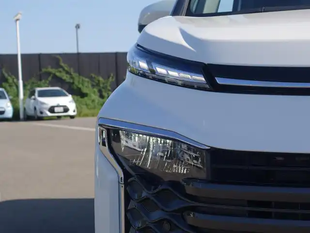 トヨタ ヴォクシー ハイブリッド S－Z 山形県 2024(令6)年 0.5万km ホワイトパールクリスタルシャイン トヨタセーフティセンス/純正フリップダウンモニター (V13T-R72R)/純正ディスプレイオーディオ/　　【BT USB AM/FM Miracast】/バックカメラ/両側パワースライドドア/レーダークルーズコントロール/LEDオートヘッドライト/ハーフレザーシート/シートヒーター/純正17インチアルミホイール/コーナーセンサー/アイドリングストップ/ステアリングスイッチ/電動格納ウィンカーミラー/BSM/フロアマット/スマートキー/ETC2.0