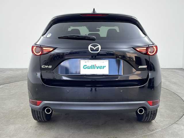 マツダ ＣＸ－５ XD Lパッケージ 兵庫県 2017(平29)年 5.9万km ジェットブラックマイカ ・純正ナビ/Bluetooth/CD/DVD/TV/USB/・バック、サイドカメラ/・衝突軽減ブレーキ/・レーンキープアシスト/・レーダークルーズコントロール/・パーキングセンサー/・オートマチックハイビーム/・ヘッドアップディスプレイ/・電動パーキングブレーキ/・オートホールドブレーキ/・ステアリングスイッチ/・ステアリングヒーター/・純正フロアマット/・パワーバックドア/・革シート/・パワーシート/・シートヒーター/・純正19インチアルミホイール/・ETC/・スペアキー/・取扱説明書/・保証書