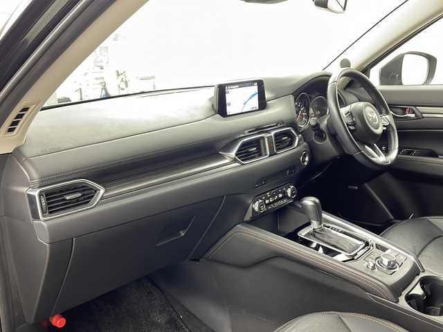 マツダ ＣＸ－５ XD Lパッケージ 兵庫県 2017(平29)年 5.9万km ジェットブラックマイカ ・純正ナビ/Bluetooth/CD/DVD/TV/USB/・バック、サイドカメラ/・衝突軽減ブレーキ/・レーンキープアシスト/・レーダークルーズコントロール/・パーキングセンサー/・オートマチックハイビーム/・ヘッドアップディスプレイ/・電動パーキングブレーキ/・オートホールドブレーキ/・ステアリングスイッチ/・ステアリングヒーター/・純正フロアマット/・パワーバックドア/・革シート/・パワーシート/・シートヒーター/・純正19インチアルミホイール/・ETC/・スペアキー/・取扱説明書/・保証書