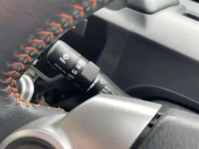 トヨタ アクア X－URBAN ソリッド 富山県 2016(平28)年 5.2万km スーパーレッドⅤ 社外ナビ／/フルセグＴＶ／/Ｂｌｕｅｔｏｏｔｈ／/ＤＶＤ再生／/Ｂカメラ／/ビルトインＥＴＣ／/ハーフレザーシート//前席シートヒーター／/ステアリングスイッチ／/衝突軽減ブレーキ／/オートマチックハイビーム／/レーンディパーチャーアラート//オートライト//ルーフレール/