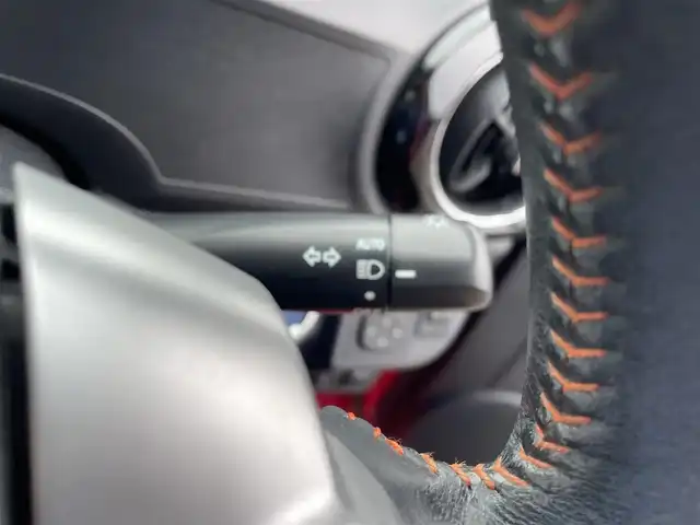 トヨタ アクア X－URBAN ソリッド 富山県 2016(平28)年 5.2万km スーパーレッドⅤ 社外ナビ／/フルセグＴＶ／/Ｂｌｕｅｔｏｏｔｈ／/ＤＶＤ再生／/Ｂカメラ／/ビルトインＥＴＣ／/ハーフレザーシート//前席シートヒーター／/ステアリングスイッチ／/衝突軽減ブレーキ／/オートマチックハイビーム／/レーンディパーチャーアラート//オートライト//ルーフレール/