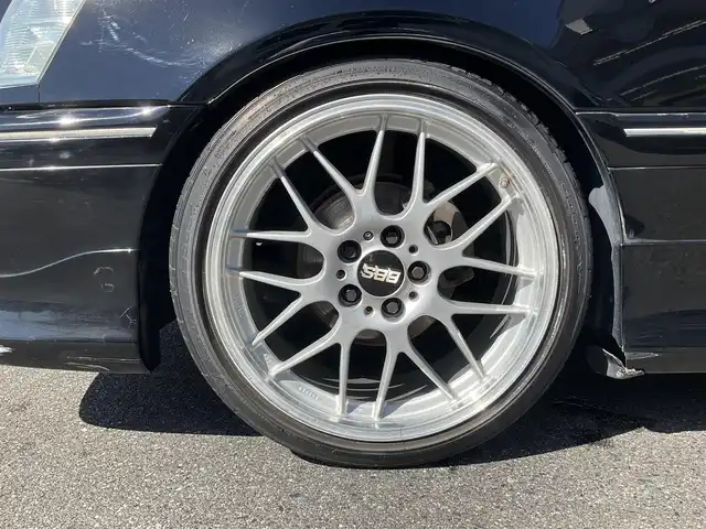トヨタ クラウン エステート アスリート G 滋賀県 2006(平18)年 8.4万km ブラック ムーンルーフ/BBS19インチホイール（左右色違）/326powerチャクリキダンパー（車高調）/社外リヤバンパー/社外サイドステップ/ロイヤルヘッドライト/ロイヤルグリル/JASMAマフラー/カロッツェリア ウーファー/カロッツェリア  セパレートスピーカー/カロッツェリア  アンプ×2/カロッツェリア  クロスオーバーネットワーク/カロッツェリア HDDナビ/DVD、CD/ETC/黒革レザーシート/前席パワーシート/クルーズコントロール/スペアキー有り