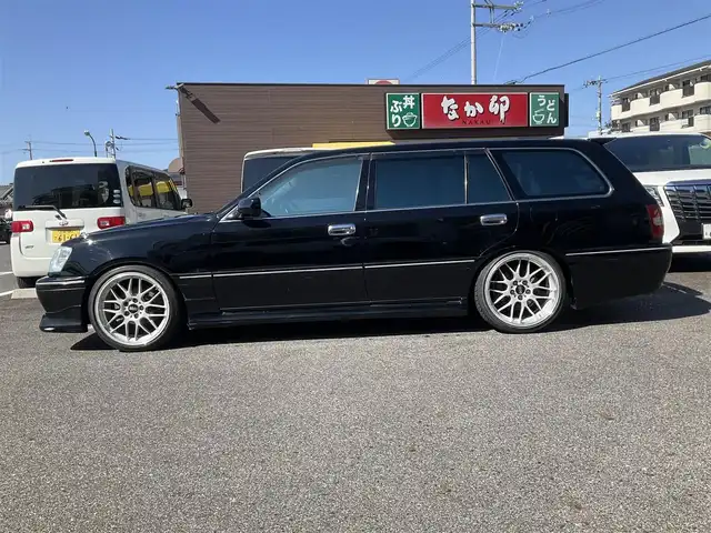 トヨタ クラウン エステート アスリート G 滋賀県 2006(平18)年 8.4万km ブラック ムーンルーフ/BBS19インチホイール（左右色違）/326powerチャクリキダンパー（車高調）/社外リヤバンパー/社外サイドステップ/ロイヤルヘッドライト/ロイヤルグリル/JASMAマフラー/カロッツェリア ウーファー/カロッツェリア  セパレートスピーカー/カロッツェリア  アンプ×2/カロッツェリア  クロスオーバーネットワーク/カロッツェリア HDDナビ/DVD、CD/ETC/黒革レザーシート/前席パワーシート/クルーズコントロール/スペアキー有り
