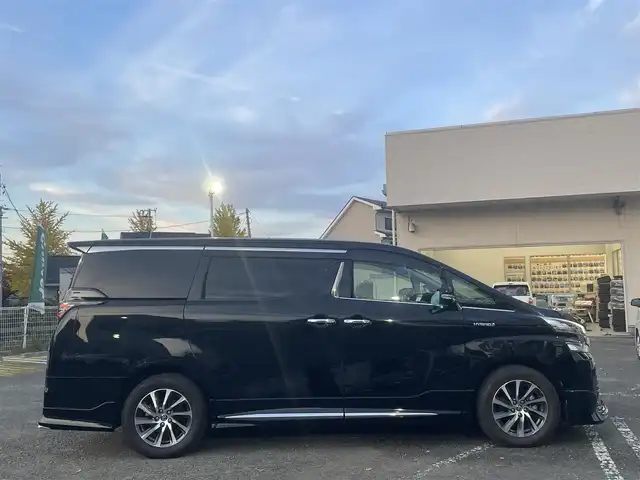 トヨタ ヴェルファイア ハイブリット ZR Gエディション 宮城県 2017(平29)年 5.6万km ブラック モデリスタエアロ（F、S、R）/レーダークルーズコントロール/コーナーセンサー/アルパイン後席フリップダウン式モニター/アルパインパワーサブウーハー/アルパインナビ（フルセグTV、SD、DVD、CD、BT）/アルパインカーアロマ/３列シート/レザーシート/パワーシート/（運転席、助手席、2列目後席シート）/ケンウッドETC２．０/コムテックテレビユーティリティー/オートライト/ドアバイザー/AC１００V/ステアリングヒーター/パーキングホールド/両側パワースライドドア/パワーバックドア/社外アルミ夏タイヤ/(235/50R18)/PWRドア切り替え/ECOモード/横滑り防止/純正スタートスターター×１/純正ステップライト/スマートキー×２/シートポジションスイッチ(運転席)