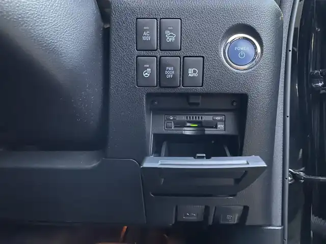 トヨタ ヴェルファイア ハイブリット ZR Gエディション 宮城県 2017(平29)年 5.6万km ブラック モデリスタエアロ（F、S、R）/レーダークルーズコントロール/コーナーセンサー/アルパイン後席フリップダウン式モニター/アルパインパワーサブウーハー/アルパインナビ（フルセグTV、SD、DVD、CD、BT）/アルパインカーアロマ/３列シート/レザーシート/パワーシート/（運転席、助手席、2列目後席シート）/ケンウッドETC２．０/コムテックテレビユーティリティー/オートライト/ドアバイザー/AC１００V/ステアリングヒーター/パーキングホールド/両側パワースライドドア/パワーバックドア/社外アルミ夏タイヤ/(235/50R18)/PWRドア切り替え/ECOモード/横滑り防止/純正スタートスターター×１/純正ステップライト/スマートキー×２/シートポジションスイッチ(運転席)