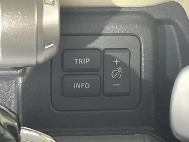 スズキ クロスビー HYBRID MZ 神奈川県 2017(平29)年 5万km スピーディーブルーメタリック/ブラック2トーンルーフ 4WD/ディーラーオプション8インチナビ【AVIC-RL901ZS】/AM　FM　フルセグ　DVD　CD SD　USB　MSV　Bluetooth/バックカメラ/ETC/デュアルセンサーブレーキサポート/クルーズコントロール/運転席シートヒーター/社外前後ドライブレコーダー【DRV-MR480】/ETC/シートバックテーブル/スマートキー/取扱説明書/フロアマット/LEDヘッドライト/オートライト/社外15インチアルミ/マッドテレーンタイヤ/ドアバイザー/誤発進抑制機能/車線逸脱警報機能/ふらつき警報機能/先行車発進お知らせ機能/ハイビームアシスト/後退時ブレーキサポート