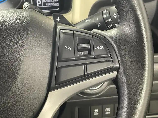 スズキ クロスビー HYBRID MZ 神奈川県 2017(平29)年 5万km スピーディーブルーメタリック/ブラック2トーンルーフ 4WD/ディーラーオプション8インチナビ【AVIC-RL901ZS】/AM　FM　フルセグ　DVD　CD SD　USB　MSV　Bluetooth/バックカメラ/ETC/デュアルセンサーブレーキサポート/クルーズコントロール/運転席シートヒーター/社外前後ドライブレコーダー【DRV-MR480】/ETC/シートバックテーブル/スマートキー/取扱説明書/フロアマット/LEDヘッドライト/オートライト/社外15インチアルミ/マッドテレーンタイヤ/ドアバイザー/誤発進抑制機能/車線逸脱警報機能/ふらつき警報機能/先行車発進お知らせ機能/ハイビームアシスト/後退時ブレーキサポート