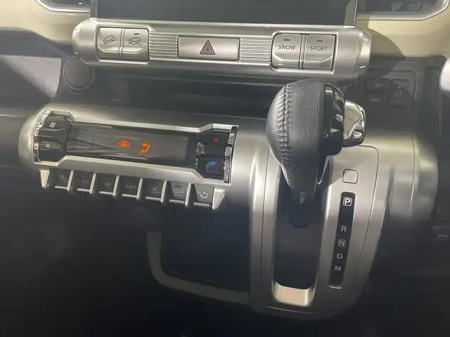 スズキ クロスビー HYBRID MZ 神奈川県 2017(平29)年 5万km スピーディーブルーメタリック/ブラック2トーンルーフ 4WD/ディーラーオプション8インチナビ【AVIC-RL901ZS】/AM　FM　フルセグ　DVD　CD SD　USB　MSV　Bluetooth/バックカメラ/ETC/デュアルセンサーブレーキサポート/クルーズコントロール/運転席シートヒーター/社外前後ドライブレコーダー【DRV-MR480】/ETC/シートバックテーブル/スマートキー/取扱説明書/フロアマット/LEDヘッドライト/オートライト/社外15インチアルミ/マッドテレーンタイヤ/ドアバイザー/誤発進抑制機能/車線逸脱警報機能/ふらつき警報機能/先行車発進お知らせ機能/ハイビームアシスト/後退時ブレーキサポート