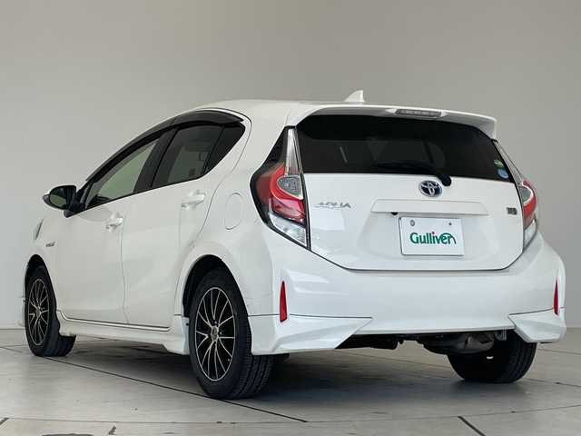 トヨタ アクア S 愛知県 2017(平29)年 4.1万km スーパーホワイトⅡ モデリスタエアロ/SDナビ/バックカメラ/アルミホイール/ETC/LEDヘッドライト/Bluetooth/CD DVD/ステアリングスイッチ/スマートキー/プッシュスタート