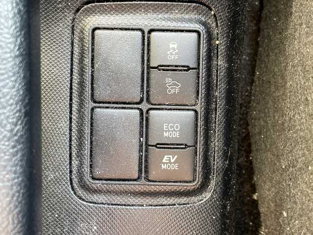 トヨタ アクア S 愛知県 2017(平29)年 4.1万km スーパーホワイトⅡ モデリスタエアロ/SDナビ/バックカメラ/アルミホイール/ETC/LEDヘッドライト/Bluetooth/CD DVD/ステアリングスイッチ/スマートキー/プッシュスタート