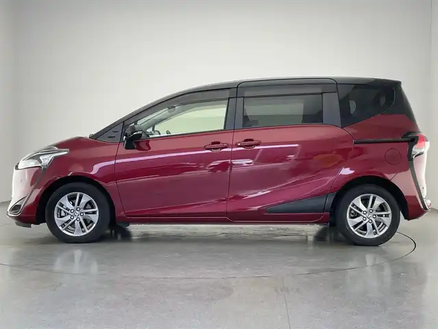 トヨタ シエンタ ハイブリッド G クエロ 愛知県 2021(令3)年 3万km ブラックマイカ/センシュアルレッドマイカ 純正９型ナビ　バックカメラ　禁煙車　セーフティセンス　衝突軽減装置　クルコン　前後ドラレコ　純正１５インチＡＷ　両側パワースライドドア　ＬＥＤオートライト　フォグランプ　コーナーセンサー　フォグランプ