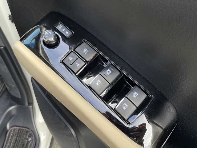 トヨタ アルファードハイブリット X 岩手県 2021(令3)年 4.5万km ラグジュアリーホワイトパールクリスタルシャインガラスフレーク ４ＷＤ メモリナビ BT CD/DVD再生 USB フルセグ バックカメラ 両側パワスラ オートLEDライト レーダークルコン  レーンキープ 100V充電 ETC 16インチアルミ スマートキー