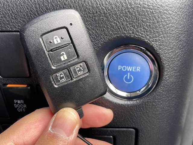 トヨタ アルファードハイブリット X 岩手県 2021(令3)年 4.5万km ラグジュアリーホワイトパールクリスタルシャインガラスフレーク ４ＷＤ メモリナビ BT CD/DVD再生 USB フルセグ バックカメラ 両側パワスラ オートLEDライト レーダークルコン  レーンキープ 100V充電 ETC 16インチアルミ スマートキー