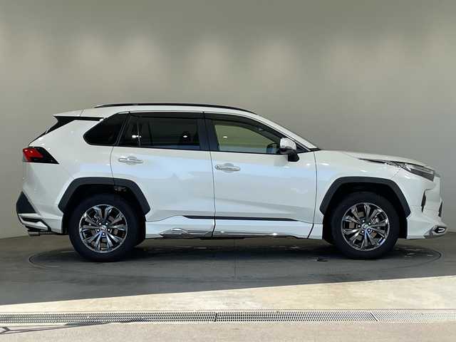 トヨタ ＲＡＶ４ ハイブリットG 栃木県 2022(令4)年 3万km ホワイトパールクリスタルシャイン ディスプレイオーディオ搭載/(ワンセグTV/Bluetooth/USB)/ハイブリッドG/4WD/トヨタセーフティセンス/(衝撃衝突軽減ブレーキ/レーンレーシングアシスト/レーダークルーズコントロール/オートマチックハイビーム)/コーナーセンサー/全方位カメラ/ETC/禁煙車/シートヒータ-/レザーシート/パワーシート/純正フロアマット/電動リアゲート/ステアリングヒーター/プッシュスタート/スマートキー