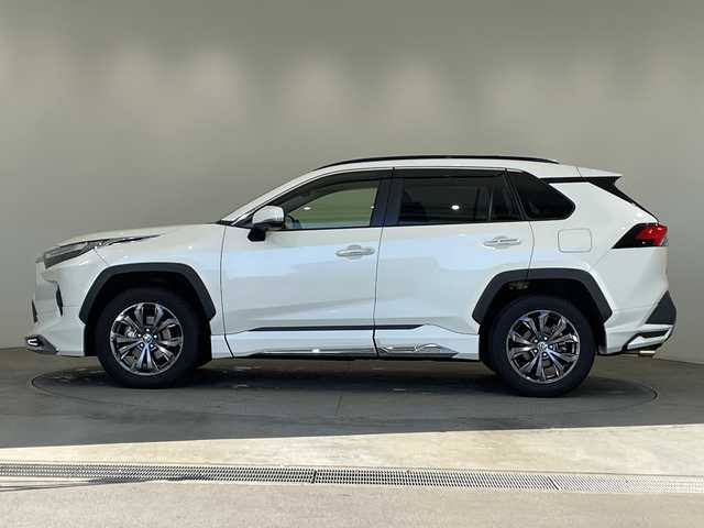 トヨタ ＲＡＶ４ ハイブリットG 栃木県 2022(令4)年 3万km ホワイトパールクリスタルシャイン ディスプレイオーディオ搭載/(ワンセグTV/Bluetooth/USB)/ハイブリッドG/4WD/トヨタセーフティセンス/(衝撃衝突軽減ブレーキ/レーンレーシングアシスト/レーダークルーズコントロール/オートマチックハイビーム)/コーナーセンサー/全方位カメラ/ETC/禁煙車/シートヒータ-/レザーシート/パワーシート/純正フロアマット/電動リアゲート/ステアリングヒーター/プッシュスタート/スマートキー