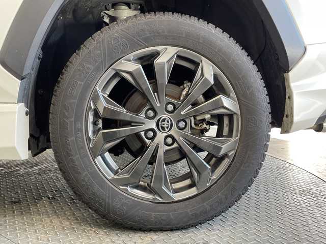 トヨタ ＲＡＶ４ ハイブリットG 栃木県 2022(令4)年 3万km ホワイトパールクリスタルシャイン ディスプレイオーディオ搭載/(ワンセグTV/Bluetooth/USB)/ハイブリッドG/4WD/トヨタセーフティセンス/(衝撃衝突軽減ブレーキ/レーンレーシングアシスト/レーダークルーズコントロール/オートマチックハイビーム)/コーナーセンサー/全方位カメラ/ETC/禁煙車/シートヒータ-/レザーシート/パワーシート/純正フロアマット/電動リアゲート/ステアリングヒーター/プッシュスタート/スマートキー