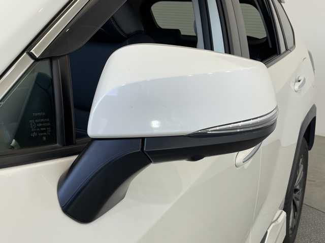 トヨタ ＲＡＶ４ ハイブリットG 栃木県 2022(令4)年 3万km ホワイトパールクリスタルシャイン ディスプレイオーディオ搭載/(ワンセグTV/Bluetooth/USB)/ハイブリッドG/4WD/トヨタセーフティセンス/(衝撃衝突軽減ブレーキ/レーンレーシングアシスト/レーダークルーズコントロール/オートマチックハイビーム)/コーナーセンサー/全方位カメラ/ETC/禁煙車/シートヒータ-/レザーシート/パワーシート/純正フロアマット/電動リアゲート/ステアリングヒーター/プッシュスタート/スマートキー