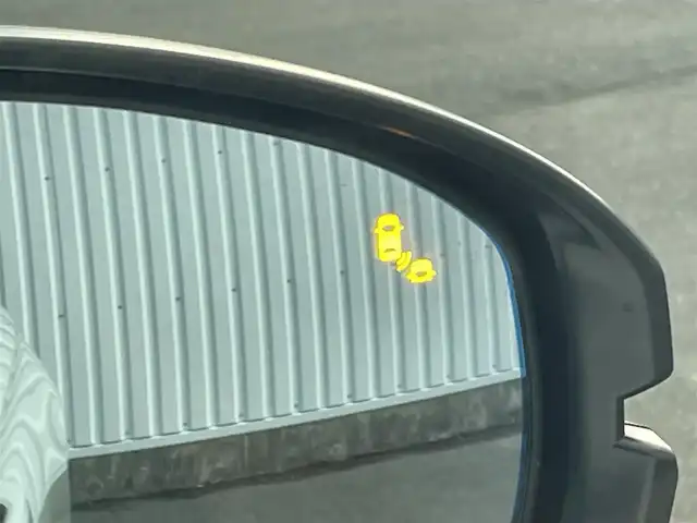 ホンダ ヴェゼル ハイブリッド e:HEV Z 福岡県 2021(令3)年 2.9万km パール ・ホンダコネクトディスプレー /・ホンダセンシング ACC/LDA/CMBS /・BSM  /・Bカメラ /・D/N席シートヒーター /・ステアリングヒーター /・ワイヤレス充電 /・パワーバックドア /・パドルシフト /・ドライブモードセレクト/・電格ミラー/・スマートキー/プッシュスタート/・ETC2.0