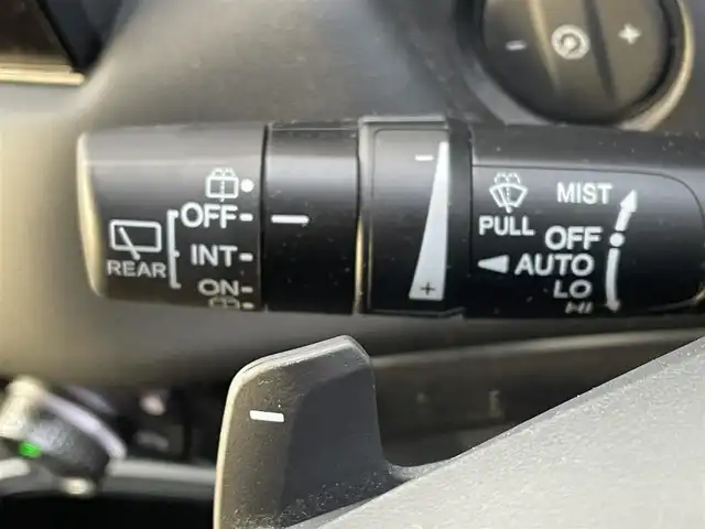 ホンダ ヴェゼル ハイブリッド e:HEV Z 福岡県 2021(令3)年 2.9万km パール ・ホンダコネクトディスプレー /・ホンダセンシング ACC/LDA/CMBS /・BSM  /・Bカメラ /・D/N席シートヒーター /・ステアリングヒーター /・ワイヤレス充電 /・パワーバックドア /・パドルシフト /・ドライブモードセレクト/・電格ミラー/・スマートキー/プッシュスタート/・ETC2.0