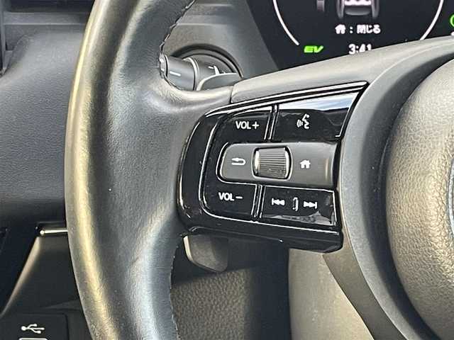 ホンダ ヴェゼル ハイブリッド e:HEV Z 福岡県 2021(令3)年 2.9万km パール ・ホンダコネクトディスプレー /・ホンダセンシング ACC/LDA/CMBS /・BSM  /・Bカメラ /・D/N席シートヒーター /・ステアリングヒーター /・ワイヤレス充電 /・パワーバックドア /・パドルシフト /・ドライブモードセレクト/・電格ミラー/・スマートキー/プッシュスタート/・ETC2.0