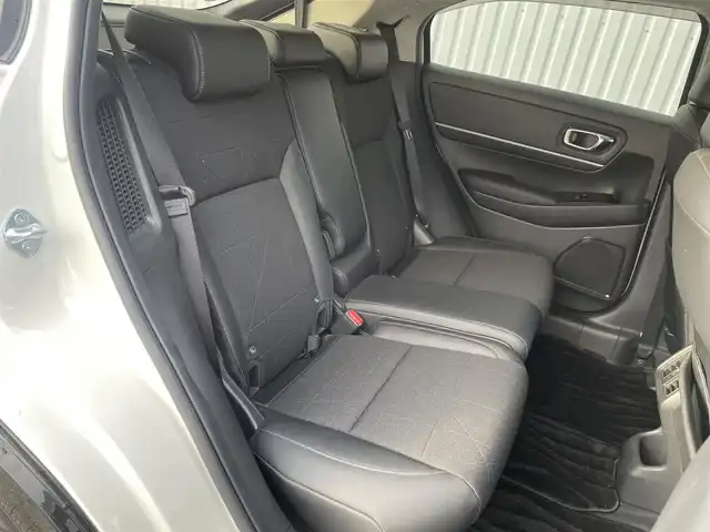 ホンダ ヴェゼル ハイブリッド e:HEV Z 福岡県 2021(令3)年 2.9万km パール ・ホンダコネクトディスプレー /・ホンダセンシング ACC/LDA/CMBS /・BSM  /・Bカメラ /・D/N席シートヒーター /・ステアリングヒーター /・ワイヤレス充電 /・パワーバックドア /・パドルシフト /・ドライブモードセレクト/・電格ミラー/・スマートキー/プッシュスタート/・ETC2.0