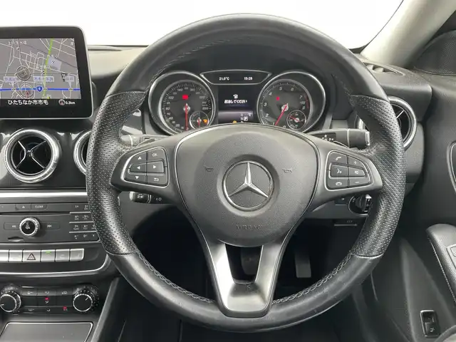 メルセデス・ベンツ ＣＬＡ１８０ Sブレイク AMG スタイル 茨城県 2018(平30)年 5.1万km ポーラホワイト 衝突軽減ブレーキ/純正メモリナビフルセグTV/・Bluetooth/CD/DVD/ETC/純正AMG18インチAW/ドライブレコーダー/前席シートヒーター/BSM/純正フロアマット/LEDオートライト/フォグランプ/プッシュスタート/スマートキー/レーダークルーズコントロール