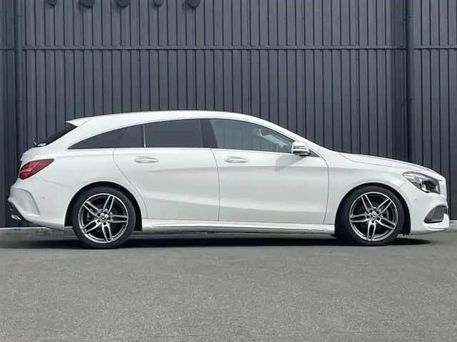 メルセデス・ベンツ ＣＬＡ１８０ Sブレイク AMG スタイル 福島県 2018(平30)年 5.1万km ポーラホワイト アダプティブクルーズコントロール/ブラインドスポットモニター/ハーフレザーシート(ブラック)/シートヒーター(前席)/純正ナビ(BT/USB/CD/DVD)/フルセグTV/バックカメラ/純正18AW/LEDオートハイビーム/ETC/ドライブレコーダー(前方のみ)/パドルシフト/アンビエントライト/純正フロアマット/取扱説明書/保証書/スペアキー