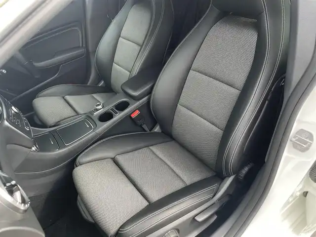 メルセデス・ベンツ ＣＬＡ１８０ Sブレイク AMG スタイル 福島県 2018(平30)年 5.1万km ポーラホワイト アダプティブクルーズコントロール/ブラインドスポットモニター/ハーフレザーシート(ブラック)/シートヒーター(前席)/純正ナビ(BT/USB/CD/DVD)/フルセグTV/バックカメラ/純正18AW/LEDオートハイビーム/ETC/ドライブレコーダー(前方のみ)/パドルシフト/アンビエントライト/純正フロアマット/取扱説明書/保証書/スペアキー