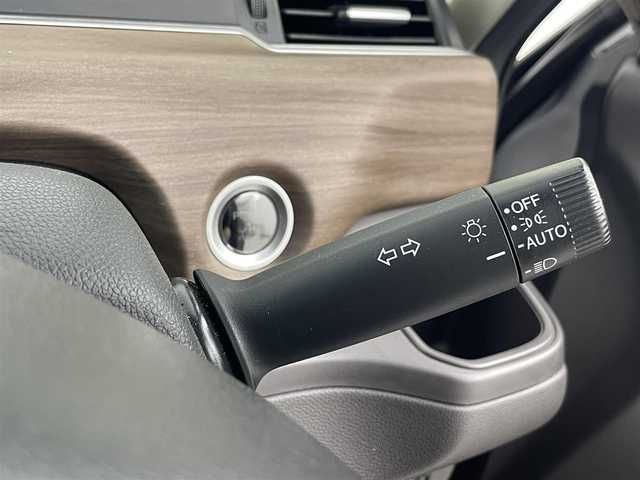 ホンダ フリード ハイブリット G ホンダセンシング 埼玉県 2020(令2)年 3万km ルナシルバーM 9型純正SDナビ/（DVD/CD/BT/フルTV/SD/iPod）/ホンダセンシング/・衝突軽減ブレーキ/・アダプティブクルーズコントロール/・車線維持支援システム/両側パワースライドドア/ビルトインETC/USB端子/純正フロアマット/スペア1本