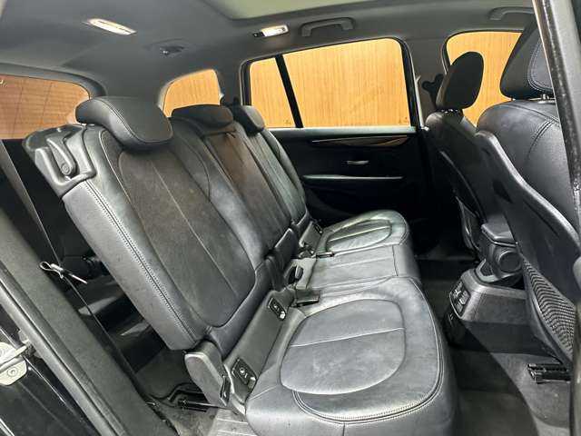 ＢＭＷ ２１８ｄ グランツアラー ラグジュアリー 千葉県 2018(平30)年 5.6万km サファイアブラックP 後期型　/パノラマＳＲ　/黒革シート　/純正ナビ　/バックカメラ　/衝突軽減ブレーキ　/パワーシート　/シートヒーター　/コンフォートアクセス　/パワーバックドア　/ＬＥＤヘッドライト　/ＥＴＣ