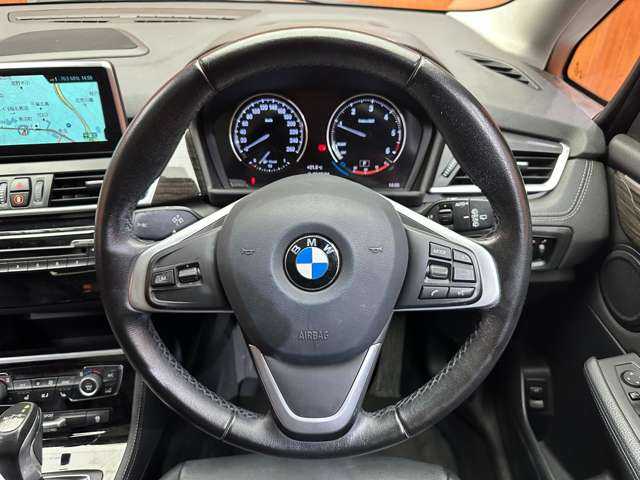 ＢＭＷ ２１８ｄ グランツアラー ラグジュアリー 千葉県 2018(平30)年 5.6万km サファイアブラックP 後期型　/パノラマＳＲ　/黒革シート　/純正ナビ　/バックカメラ　/衝突軽減ブレーキ　/パワーシート　/シートヒーター　/コンフォートアクセス　/パワーバックドア　/ＬＥＤヘッドライト　/ＥＴＣ