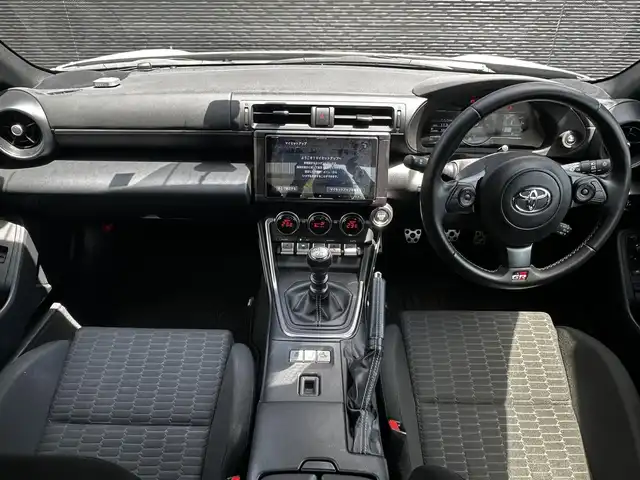 トヨタ ＧＲ８６ SZ 大分県 2022(令4)年 5.4万km クリスタルホワイトパール 当店買取車両/6MT/ワンオーナー/取扱説明書/保証書/スペアキー1本/クルーズコントロール/社外メモリーナビ（AVIC-CQ912DC）/ストリーミングビデオ/地デジ/Bluetooth/バックカメラ/オートライト/純正17インチAW/純正フロアマット/全方位ドライブレコーダー（ZDR-037）/ETC