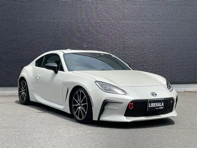 トヨタ ＧＲ８６ SZ 大分県 2022(令4)年 5.4万km クリスタルホワイトパール 当店買取車両/6MT/ワンオーナー/取扱説明書/保証書/スペアキー1本/クルーズコントロール/社外メモリーナビ（AVIC-CQ912DC）/ストリーミングビデオ/地デジ/Bluetooth/バックカメラ/オートライト/純正17インチAW/純正フロアマット/全方位ドライブレコーダー（ZDR-037）/ETC