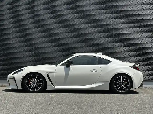 トヨタ ＧＲ８６ SZ 大分県 2022(令4)年 5.4万km クリスタルホワイトパール 当店買取車両/6MT/ワンオーナー/取扱説明書/保証書/スペアキー1本/クルーズコントロール/社外メモリーナビ（AVIC-CQ912DC）/ストリーミングビデオ/地デジ/Bluetooth/バックカメラ/オートライト/純正17インチAW/純正フロアマット/全方位ドライブレコーダー（ZDR-037）/ETC